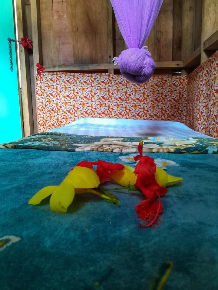 Castle Tree House And Bungalow White Sands 外观 照片