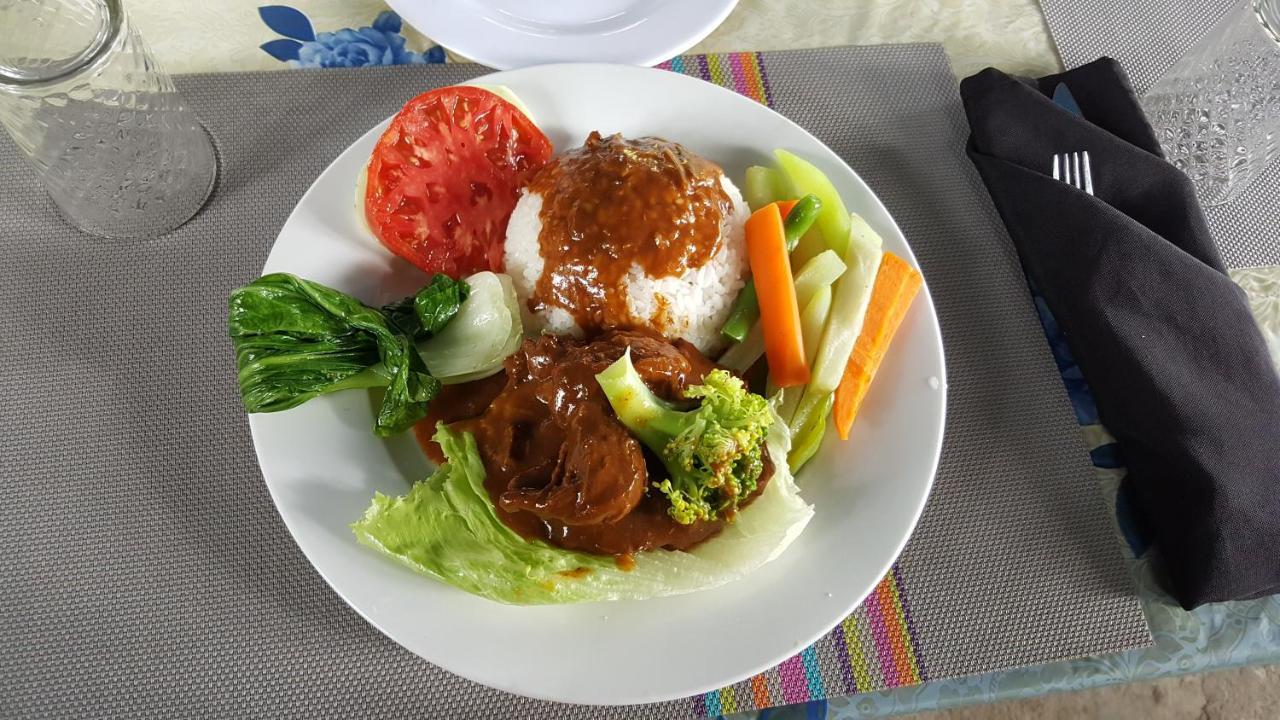 Castle Tree House And Bungalow White Sands 外观 照片